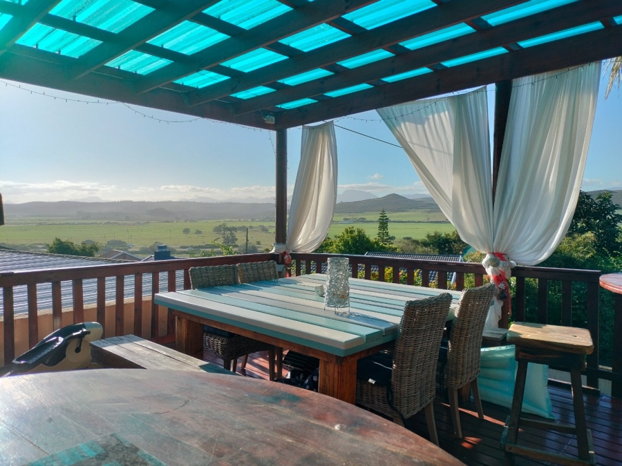 4 Bedroom Property for Sale in Fraaiuitsig Western Cape